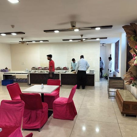 Hotel Luxuria Ludhiana Eksteriør billede