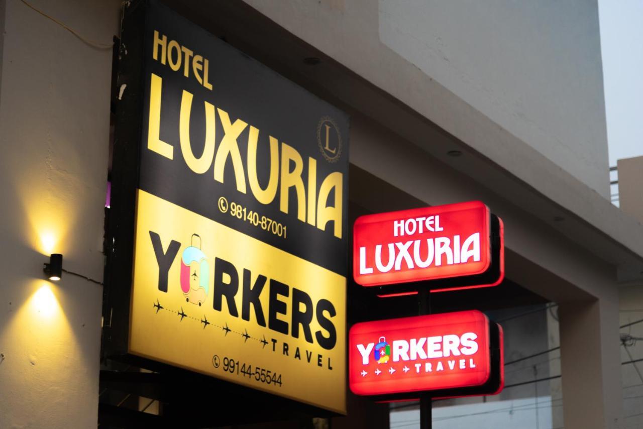Hotel Luxuria Ludhiana Eksteriør billede