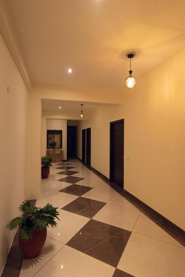 Hotel Luxuria Ludhiana Eksteriør billede
