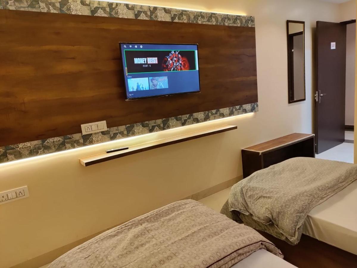 Hotel Luxuria Ludhiana Eksteriør billede
