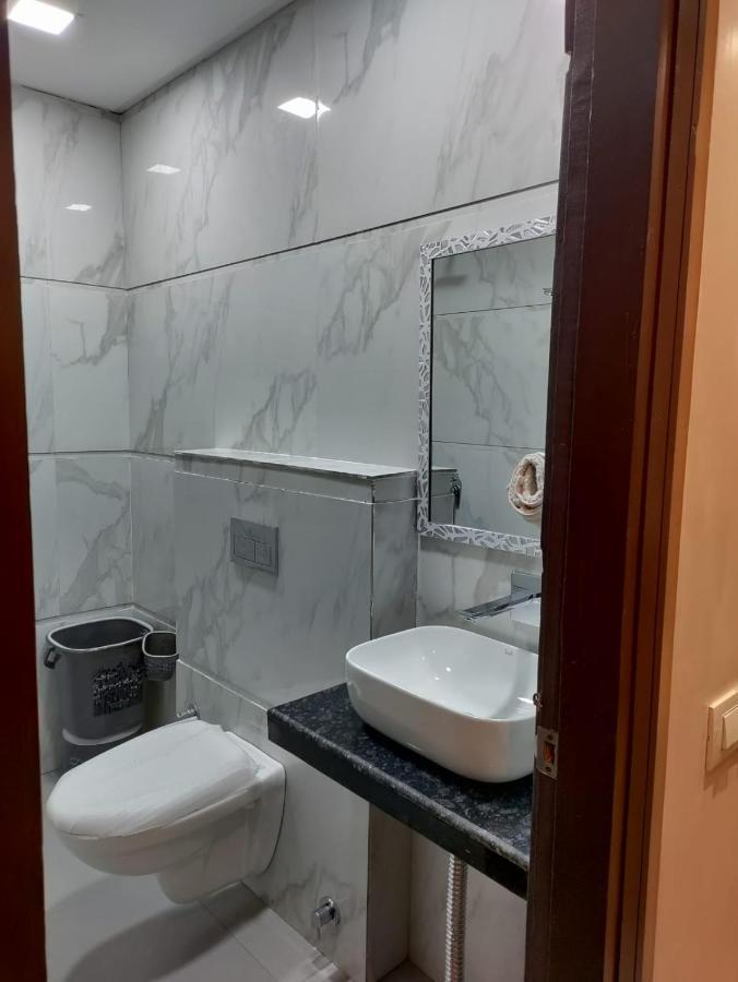 Hotel Luxuria Ludhiana Eksteriør billede