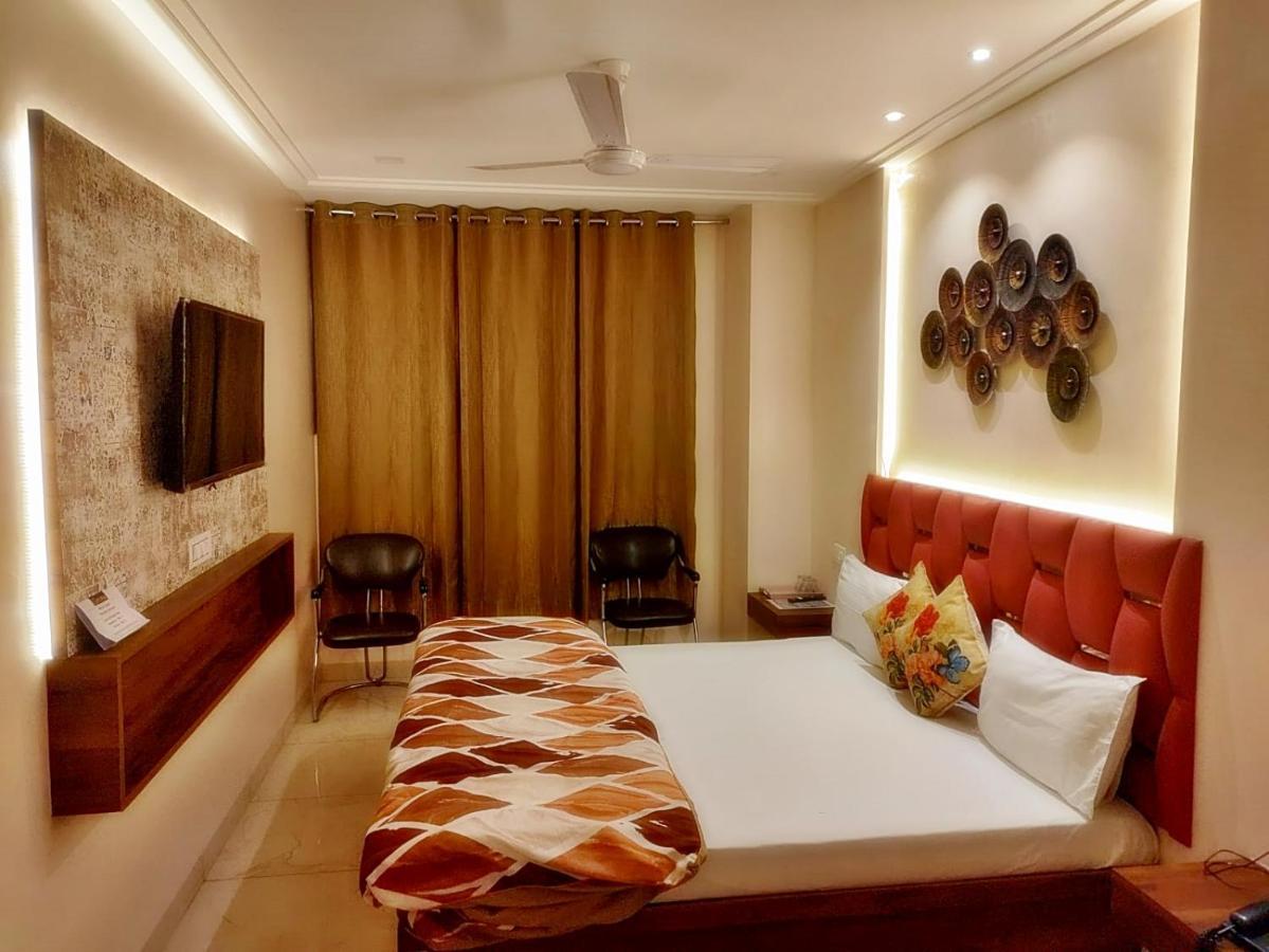 Hotel Luxuria Ludhiana Eksteriør billede