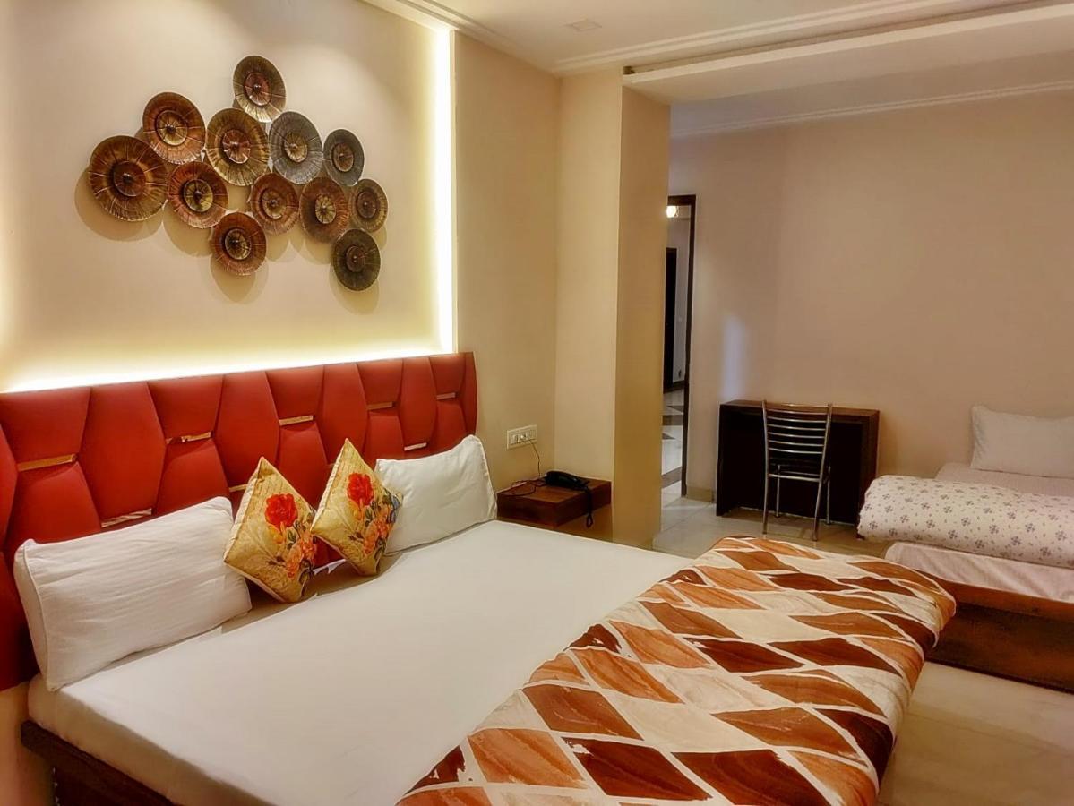 Hotel Luxuria Ludhiana Eksteriør billede