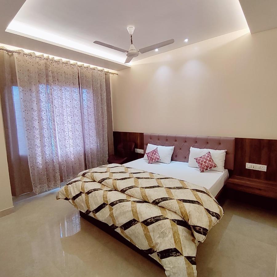 Hotel Luxuria Ludhiana Eksteriør billede