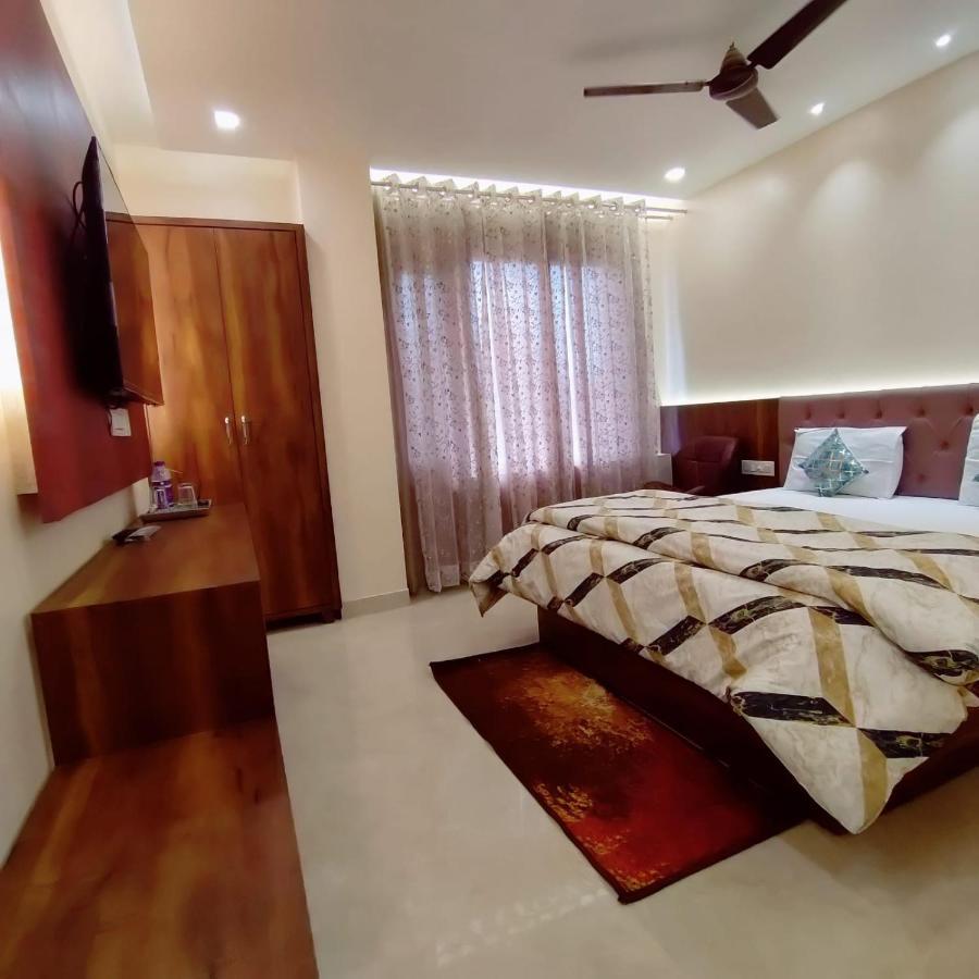 Hotel Luxuria Ludhiana Eksteriør billede