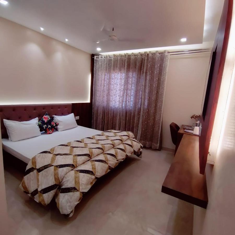 Hotel Luxuria Ludhiana Eksteriør billede