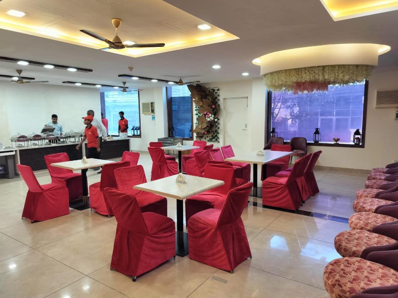 Hotel Luxuria Ludhiana Eksteriør billede